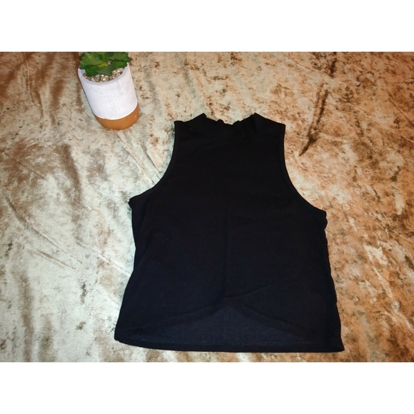 Bozzolo Tops - 🖤black crop top🖤